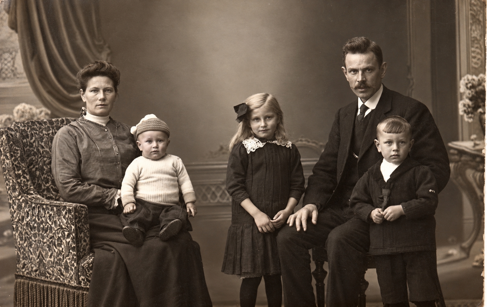 Gerbrand Houwertjes en Maria Stad en hun drie oudste kinderen Gerbrand, Grietje, en Cornelis Jan. 